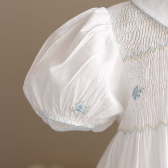 White Smocked Dress 100% Cotton Hand Embroidery Spring Portrait 18/24 Month New - Picture 7 of 7